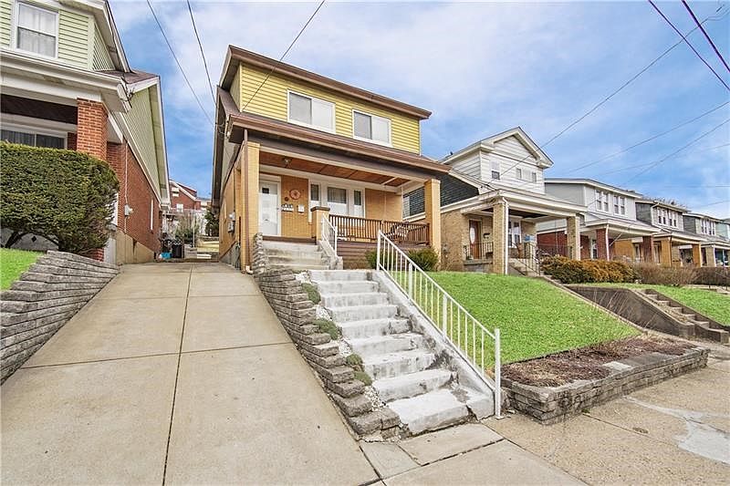 WELCOME TO 131 CATSKILL AVENUE IN THE BRENTWOOD SECTION OF ALLEGHENY COUNTY