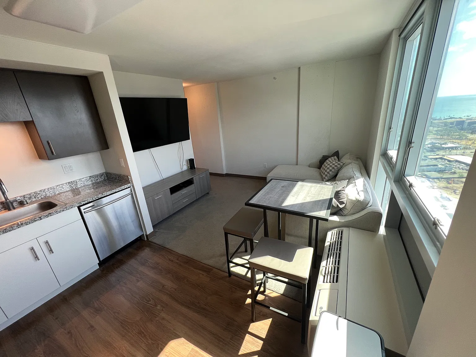 1 bed, 550 sqft, $3,200 — Photo 4