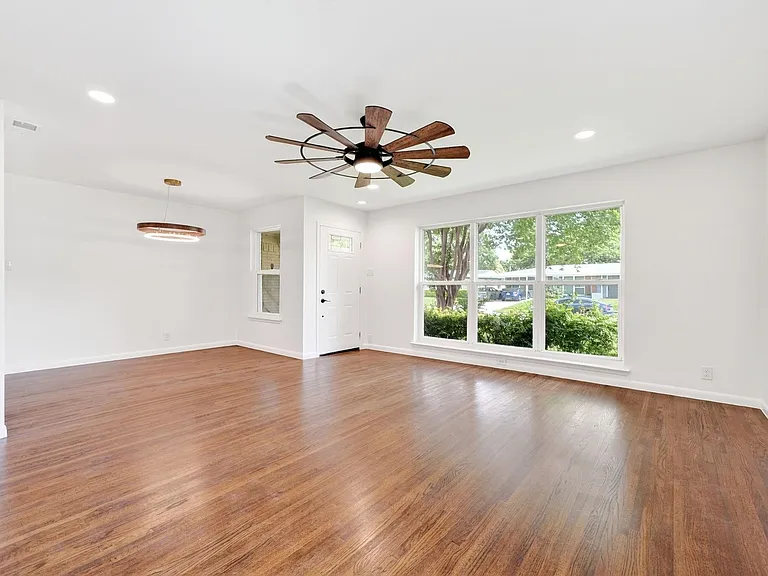 2632 Materhorn Dr — Photo 10