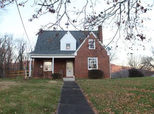 111 W Blue Ridge St, Stuart, VA 24171