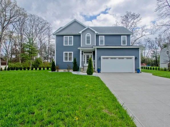 43 Gifford Ave, Westfield, MA 01085