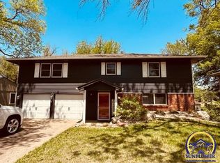 4330 SW 30th St, Topeka, KS 66614