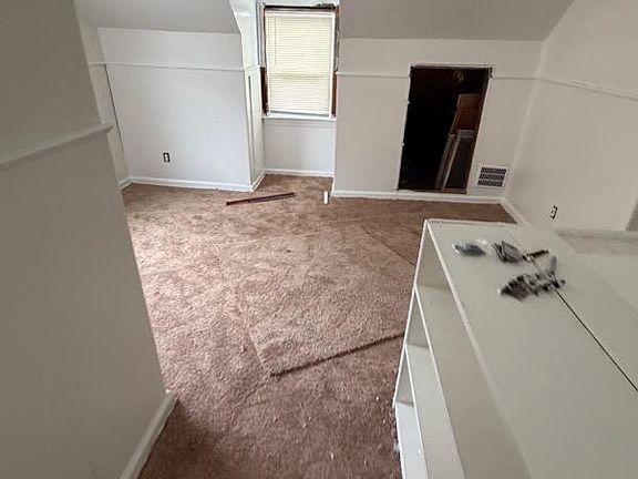 3rd image of 13095 Rosemary St