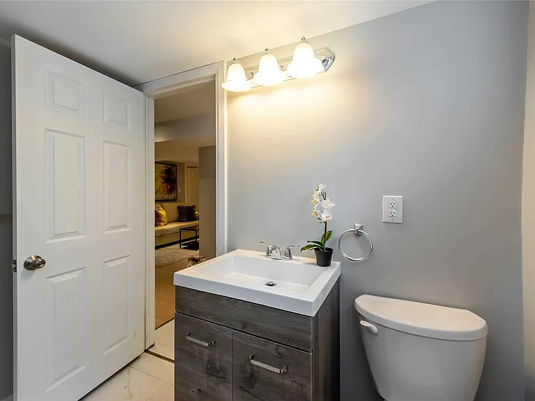 605 Mohawk Rd E #BASEMENT — Photo 12
