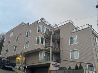 3022 SW Bradford St APT 205, Seattle, WA 98126