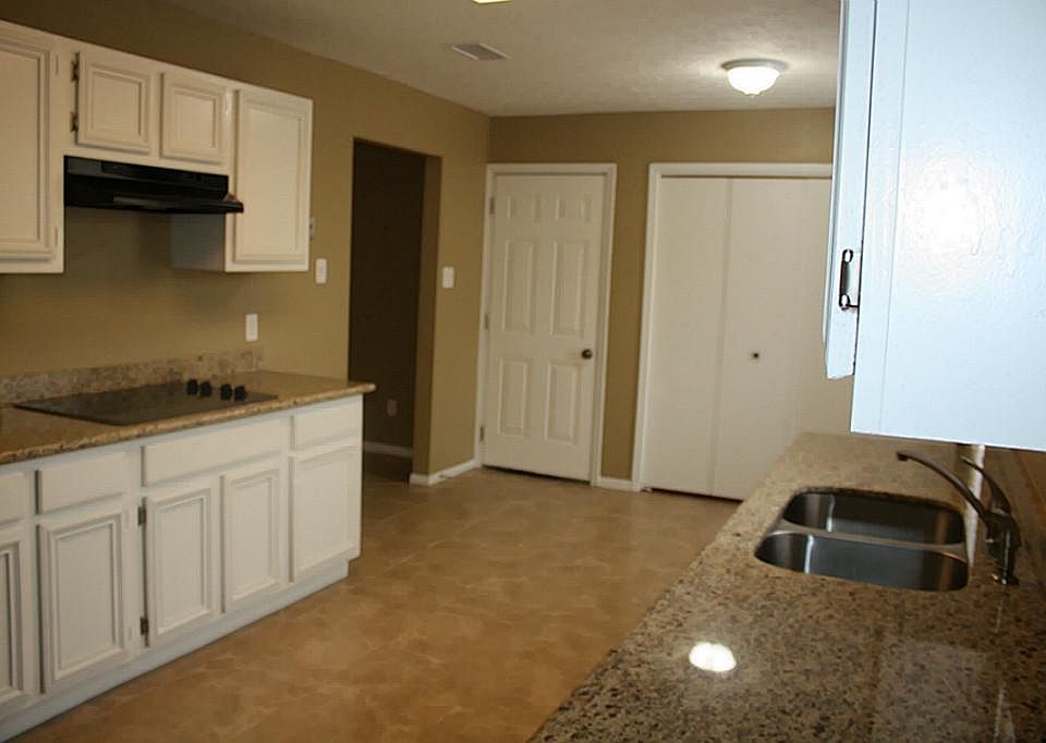 1st image of 16202 Villa Del Norte Dr