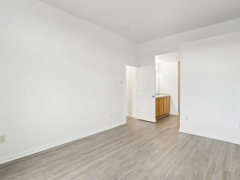 15120 SW Mallard Dr #204 — Photo 21