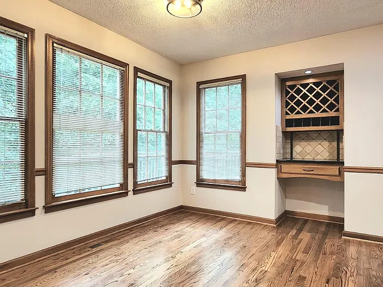 11165 Wilshire Chase Dr — Photo 16