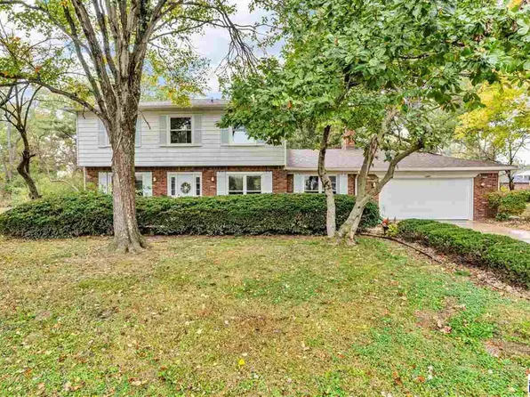 1897 E Crystal Creek Dr, Terre Haute, IN 47802