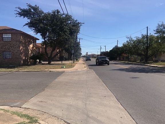 4th image of 1320 E Bustamante St