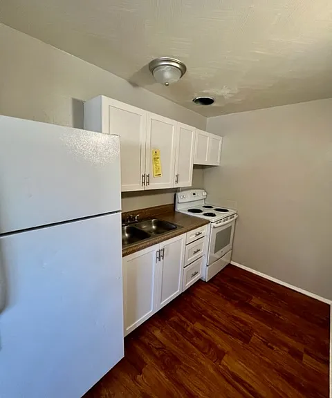Jamaica Apartments — Photo 6