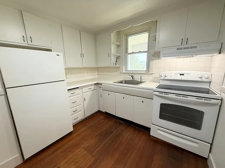 156 Main St — Photo 13