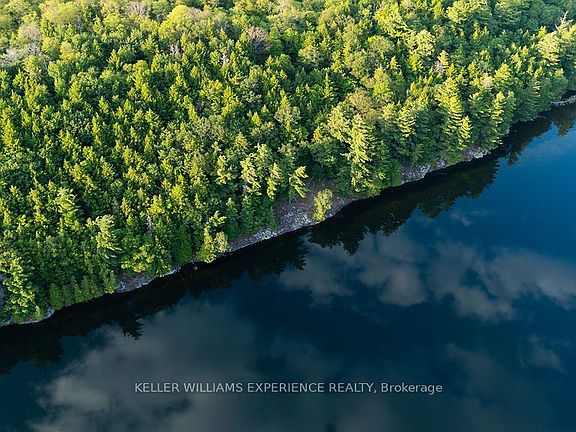4th image of 2101 Ahmic Lake Rd