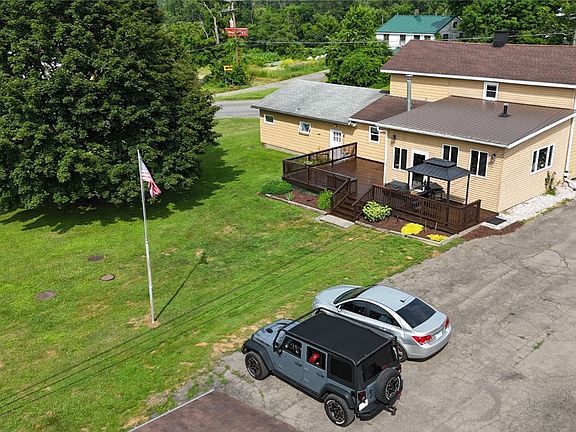 4th image of 51 Goodrich Rd