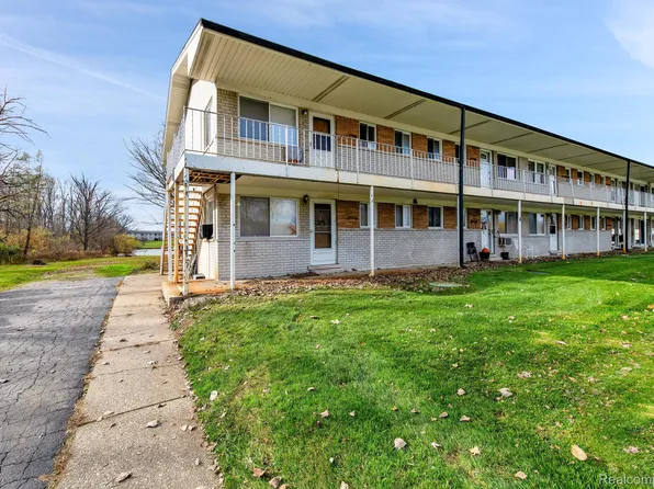 26945 Milford Rd #2, South Lyon, MI 48178