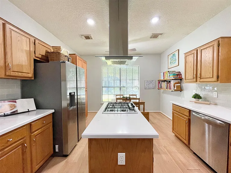 7 Windledge Pl — Photo 7