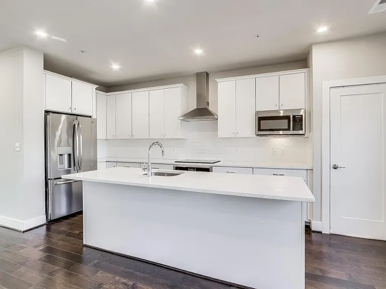 915 Elder St NW #C — Photo 6
