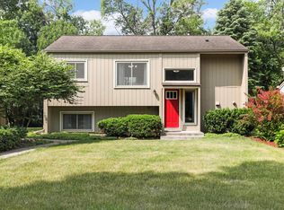 16225 18th Ave N, Plymouth, MN 55447