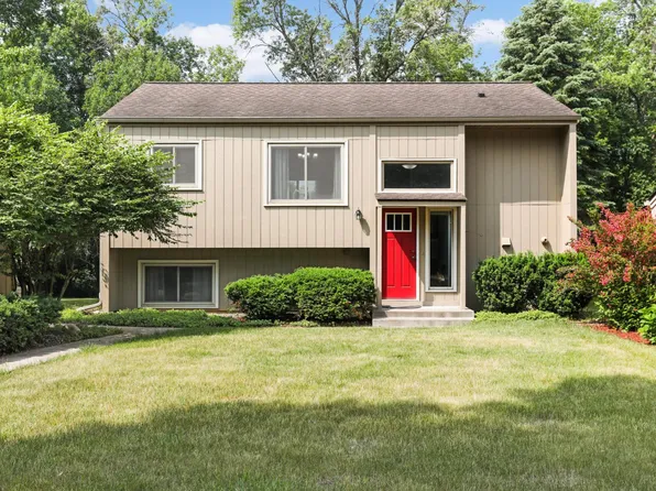 16225 18th Ave N, Plymouth, MN 55447