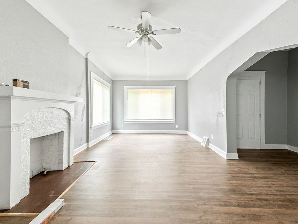 1st image of 1261 E 99th St #A