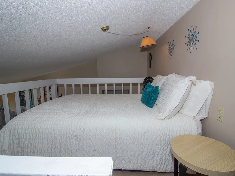 237 Southwood Shores Pl #3B — Photo 9