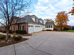 19029 250th Ave, Bettendorf, IA 52722