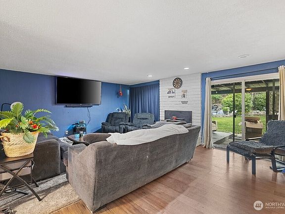 3rd image of 1607 W 46th Avenue