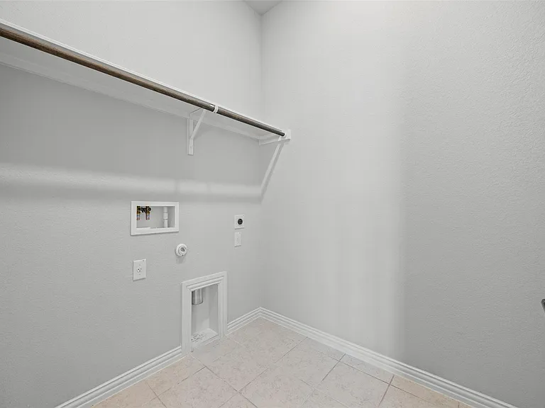 12900 Bloomington Dr — Photo 13