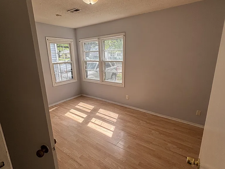 2134 N Minnesota Ave — Photo 2