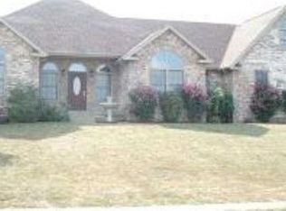 2145 Bonnie Dr, Lebanon, MO 65536