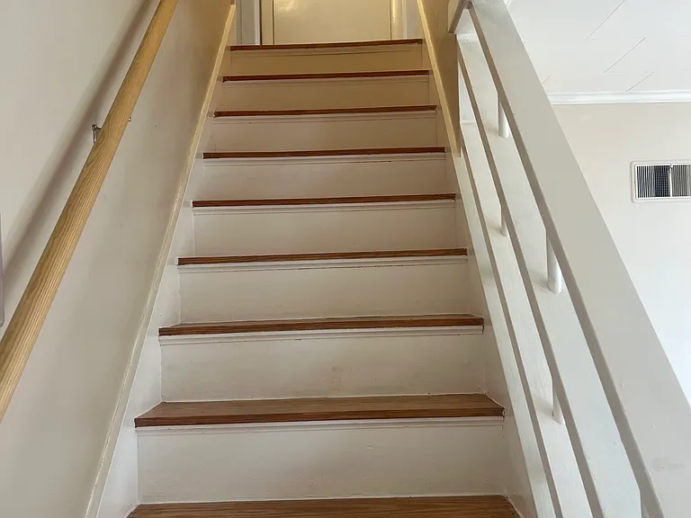 316 Russell St — Photo 6