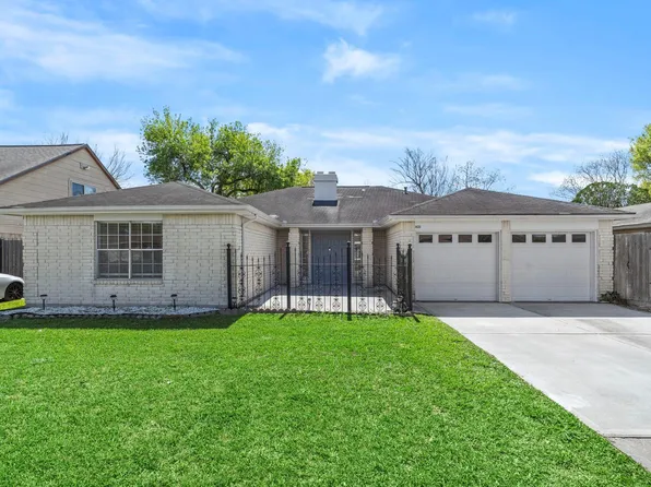 12811 Club Ln, Houston, TX 77099