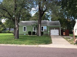 7610 Floyd St, Overland Park, KS 66204
