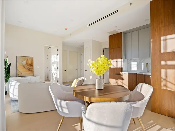 31-16 21ST STREET UNIT 4C, Astoria, NY 11106