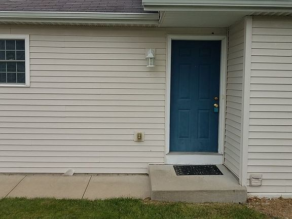 2nd image of 214 Tanglewood Dr
