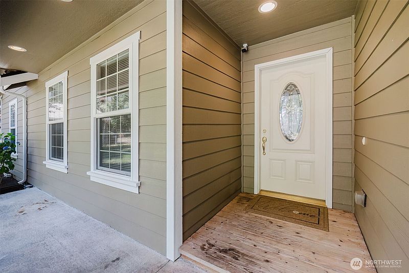 3rd image of 2616 196th Avenue SW