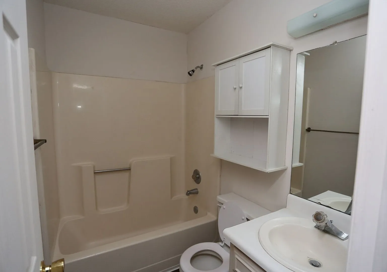 2 Bedroom at Stadium Walk — Photo 4