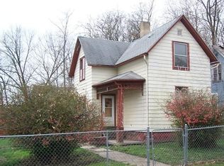 212 W North St, Galesburg, IL 61401