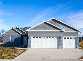 118 14th Ave, De Witt, IA 52742