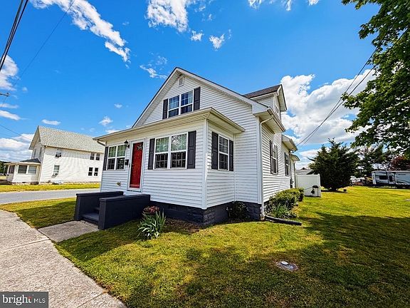 3rd image of 304 Harrington Ave