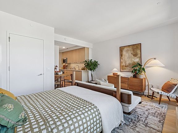 3rd image of 499 President St #424