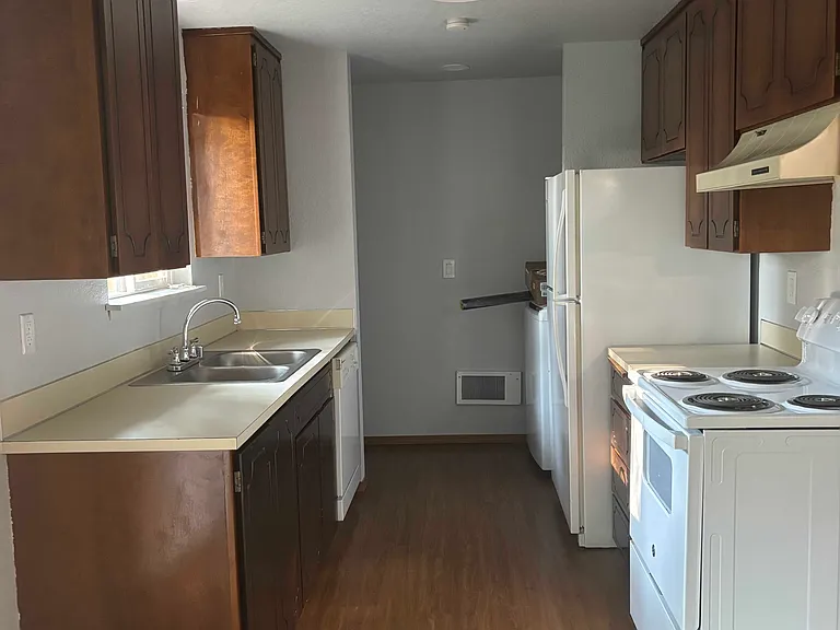 4th Avenue Ct E — Photo 15