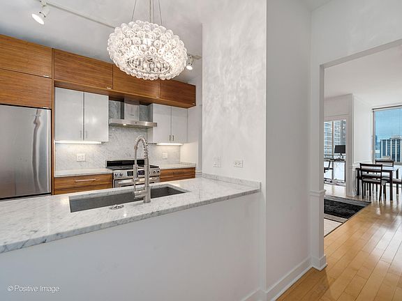3rd image of 8 Randolph Ave #2807