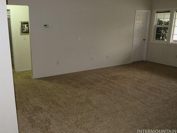 4th image of 8055 W Prince Dr