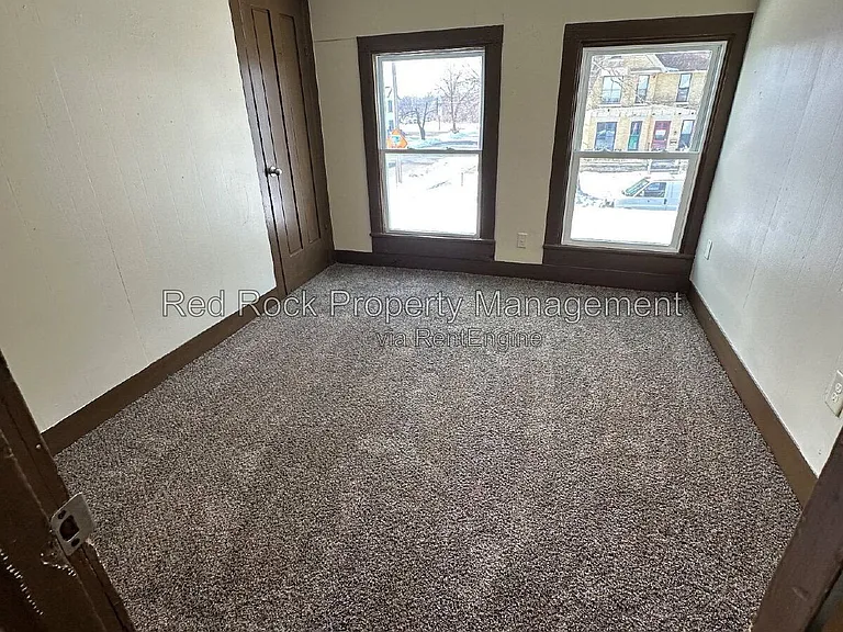 171 1/2 Linn St — Photo 10