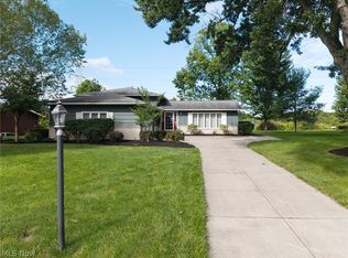 5058 Millwood Dr, Broadview Heights, OH 44147