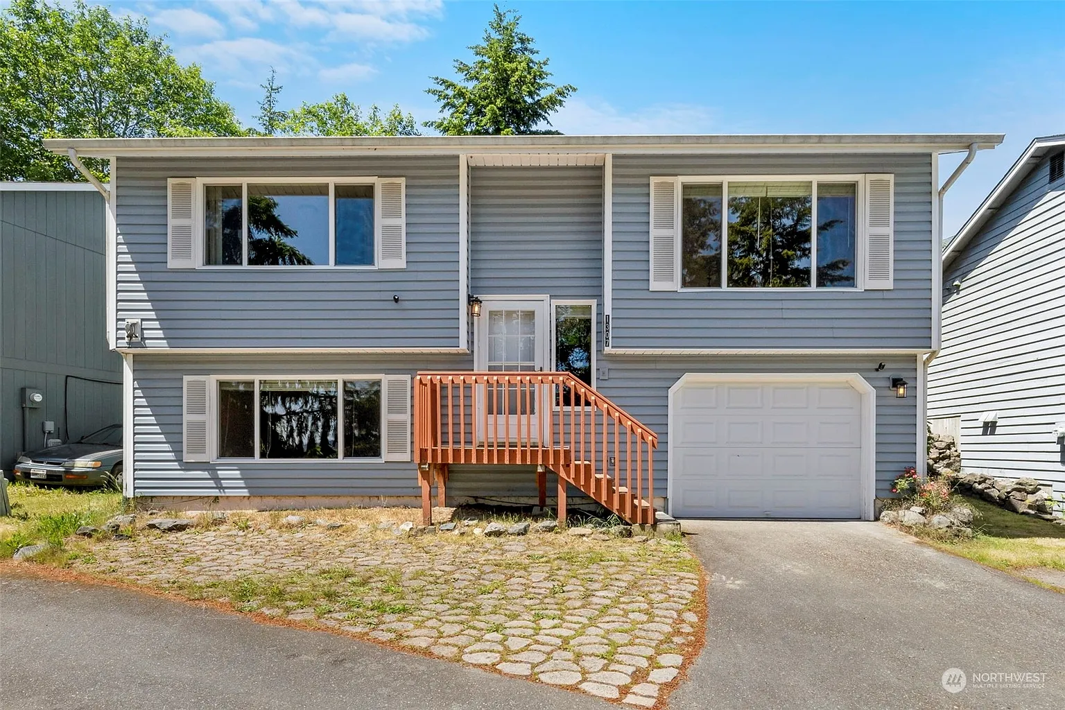 1307 Daniels Avenue photo 1