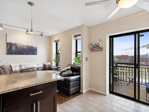 102 Ogden Ave APT 304, Jersey City, NJ 07307
