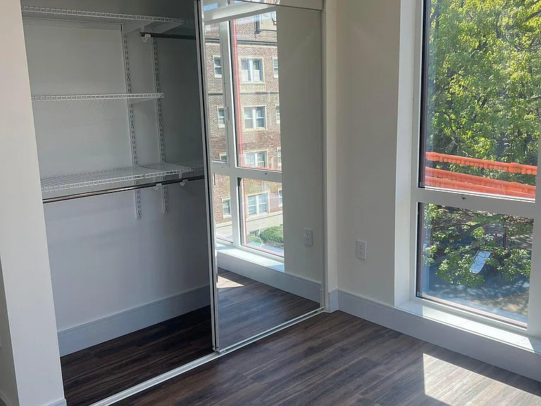 4904 Spruce St #402 — Photo 7