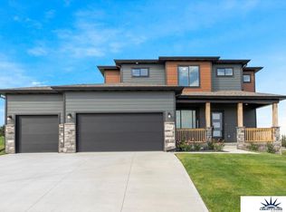 21010 Alex Ave, Elkhorn, NE 68022